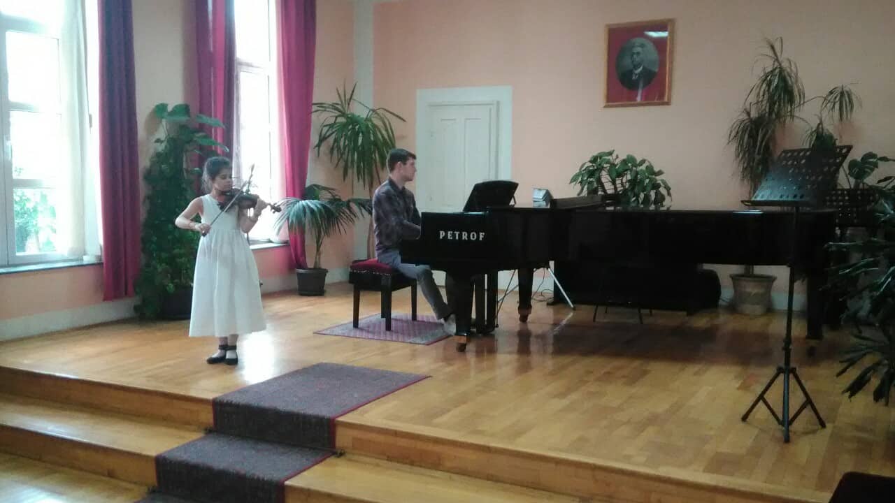 61846113_2175232899196986_1004702591243780096_n